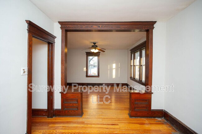 Building Photo - 5753 Rogers Ave