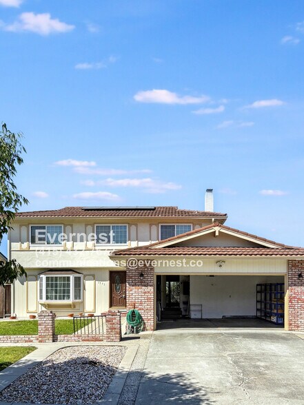 Primary Photo - 1571 Sun Ln