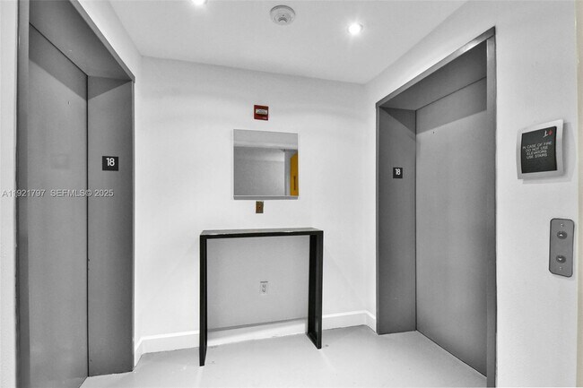 Building Photo - 234 NE 3rd St