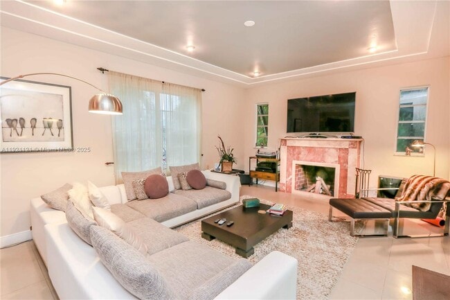 Building Photo - 1700 SW 14th Ave