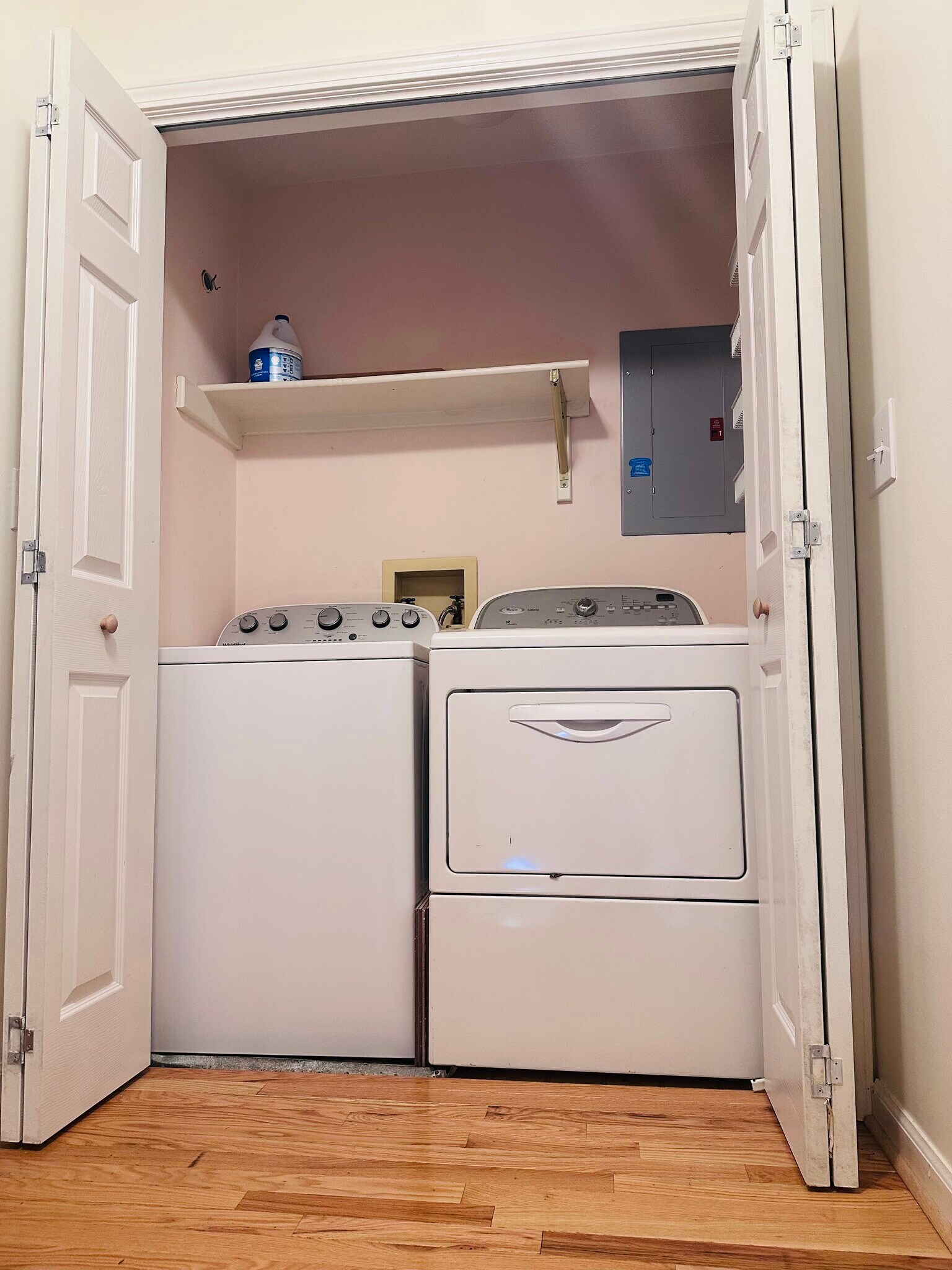 Laundry - 817 Wayne Ave NE