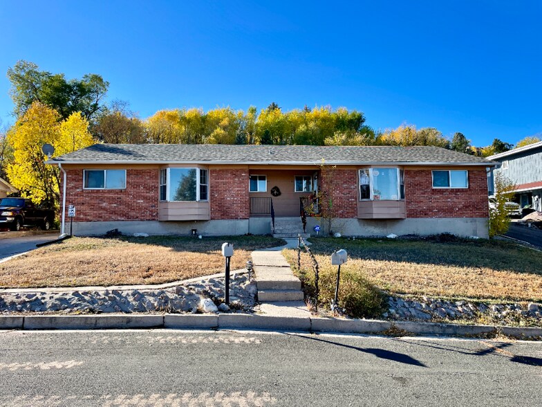 Primary Photo - 47 Newport Cir