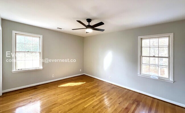 Building Photo - 1307 Brockton Dr