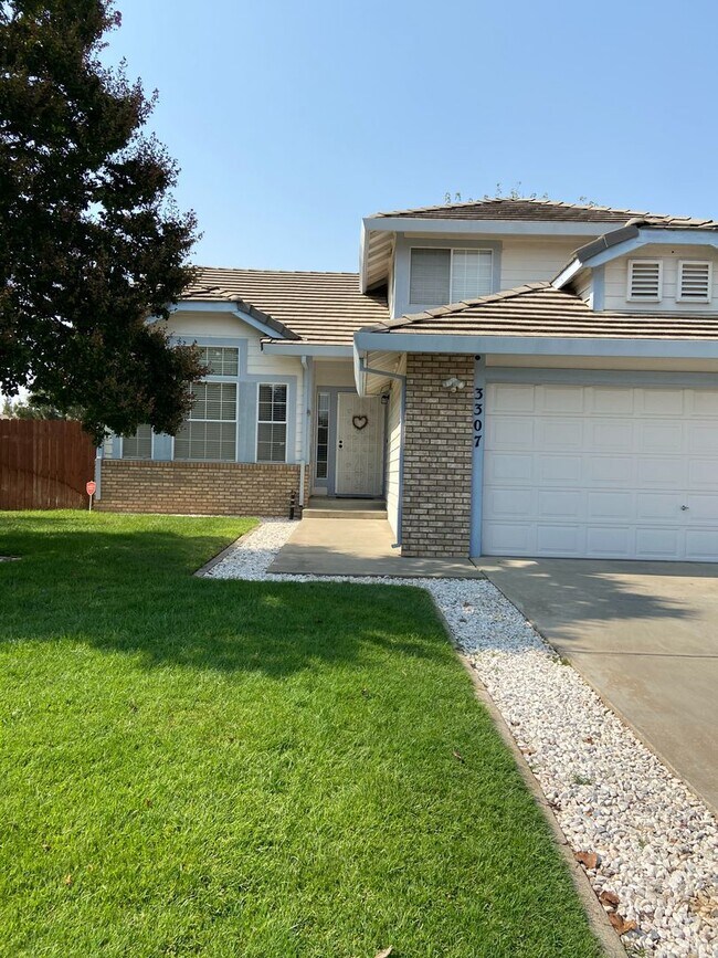 Building Photo - Charming home available - desirable Atwate...