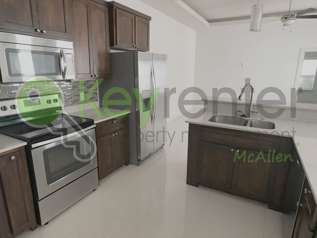 Building Photo - 3 Bed/2 Bath Townhome in Mcallen TX