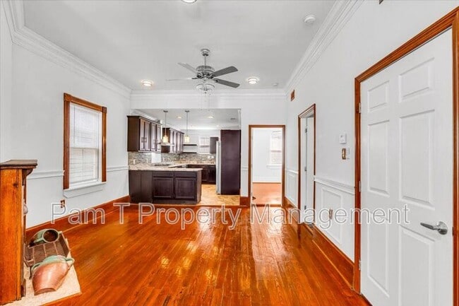 Building Photo - 513 E 33rd St