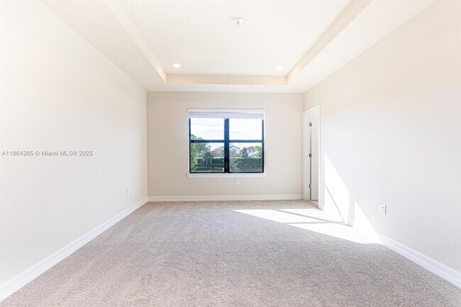 Building Photo - 8648 Escue St
