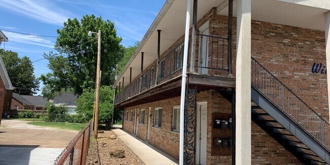 Primary Photo - Windjammer Apartments