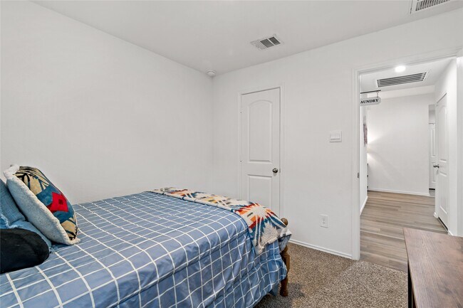 Building Photo - 21521 Starry Night Dr