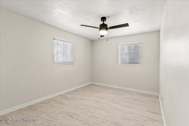 Building Photo - 1104 Azalea Ln