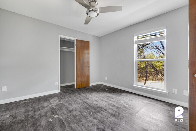 Building Photo - 1430 Redbud Trail