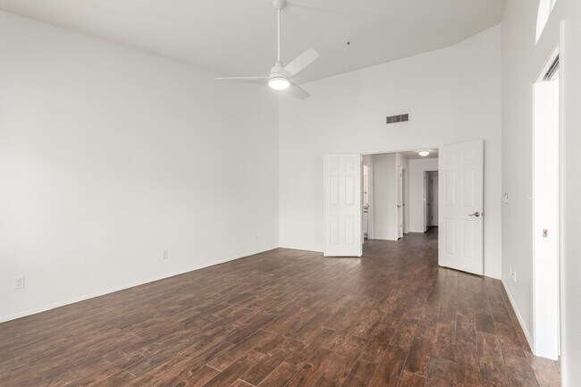 Building Photo - 9003 E Aster Dr