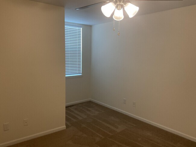 Building Photo - 4304 W Caleb Ct