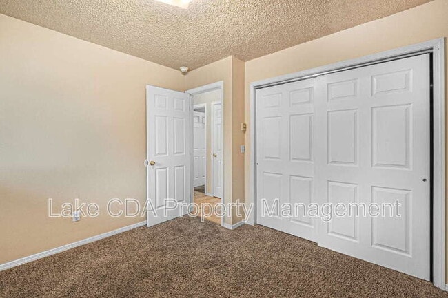 Building Photo - 906 N 2nd St