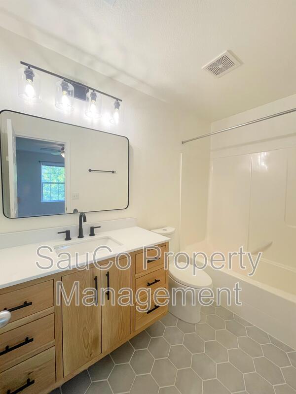 Building Photo - 20018 SW Monson St