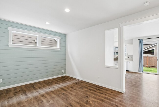 Building Photo - 6813 Sweetgum Ave NE