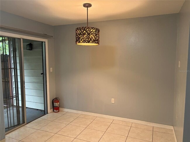 Building Photo - 1800 Warringwood Dr