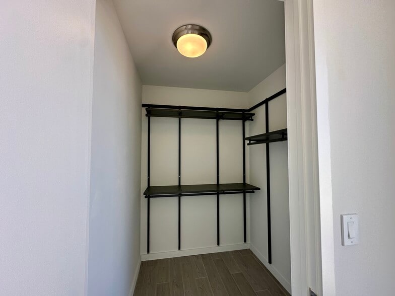 Building Photo - 43 NW 39th St