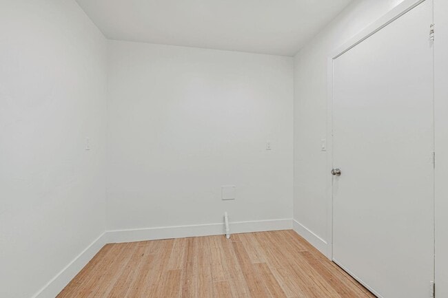 Building Photo - 6046 Reo Pl