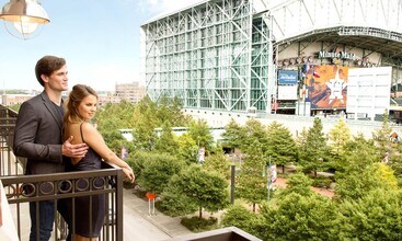 Building Photo - 500 Crawford St