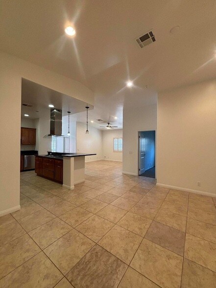 Building Photo - 53540 Avenida Rubio