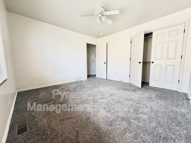 Building Photo - 2136 Fernside St