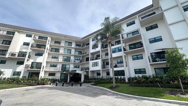 Building Photo - 900 River Reach Dr