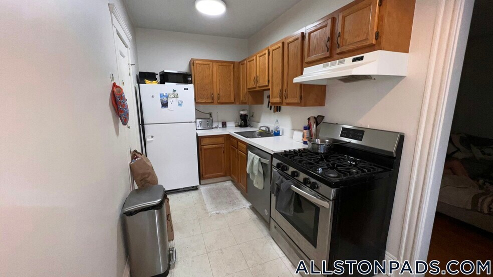 Building Photo - 50 Chester St