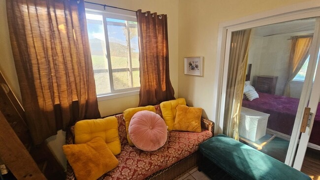 Building Photo - Oceanviews Private 1 bed / 1 bath sep. cottage. "INCL ALL utilities + WIFI internet". Furnished.