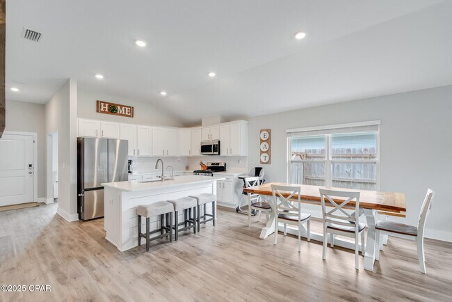 Building Photo - 230 Bayou Bend Ln