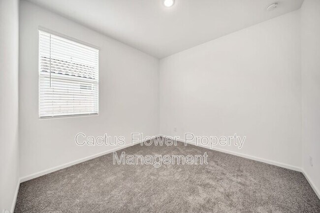 Building Photo - 13244 W Ranch Gate Rd