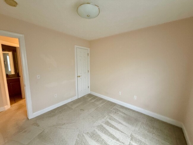 Building Photo - Stone Properties
