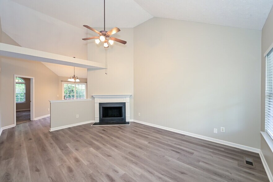 Building Photo - 428 Brownstone St