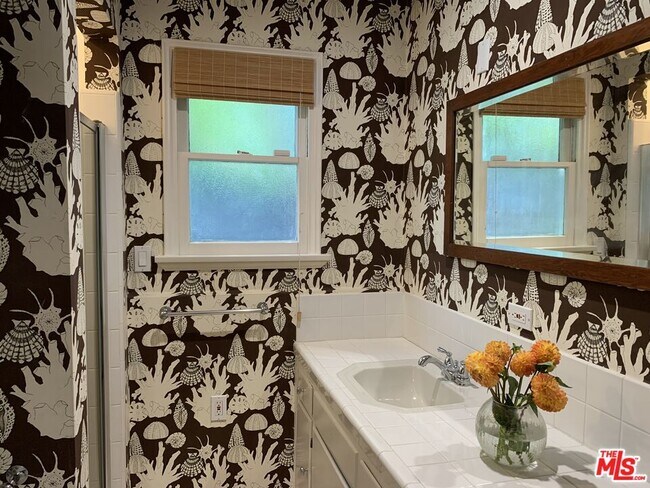 Building Photo - 8050 Mulholland Dr