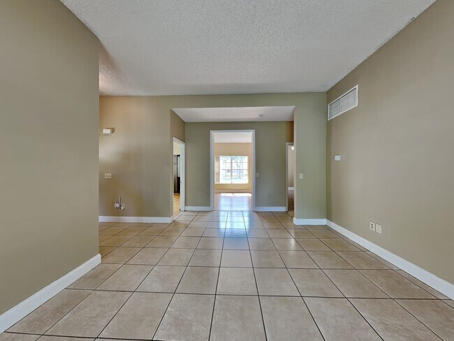 Building Photo - 1421 SW 85th Ave