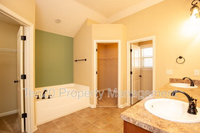 Building Photo - 1362 Antietam Dr