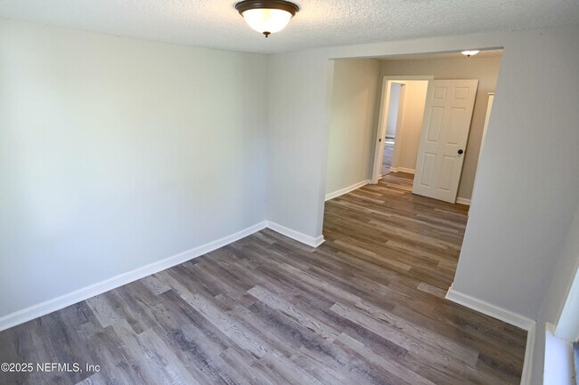 Building Photo - 505 N 9th St