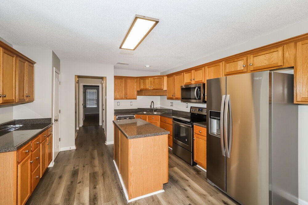 Building Photo - 4834 Graham Lake Dr