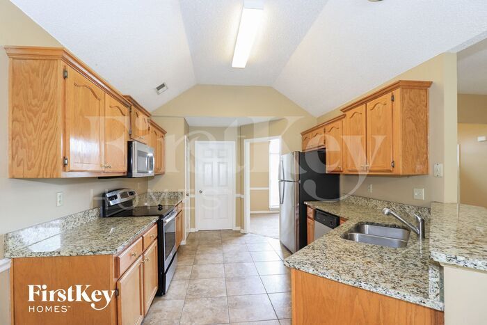 Building Photo - 9330 Sarsen Dr