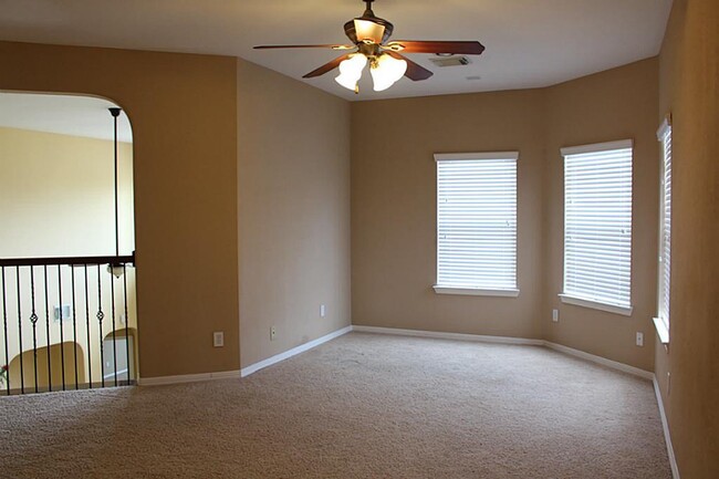 Building Photo - 20419 Windrose Bend Dr