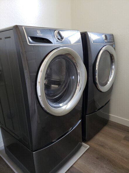 Front-Load Washer & Dryer, Electrolux High-Efficiency - 11900 N 32nd St
