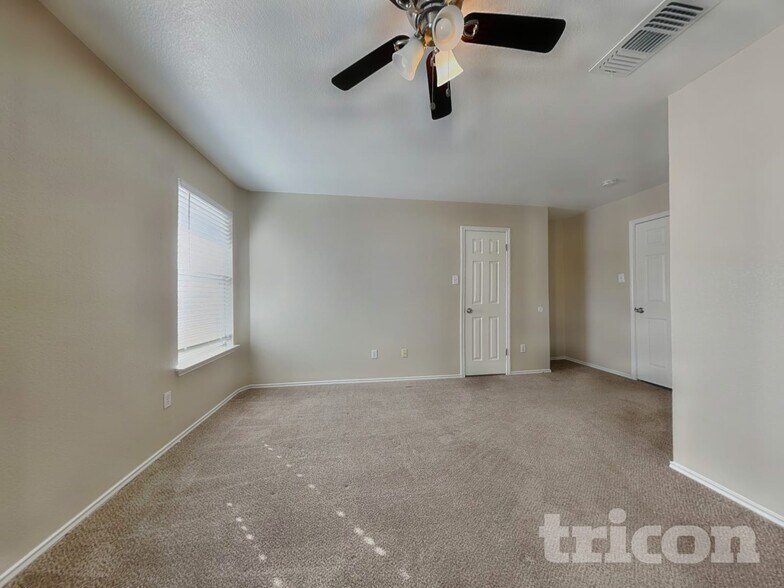 Building Photo - 228 Fall Creek Dr