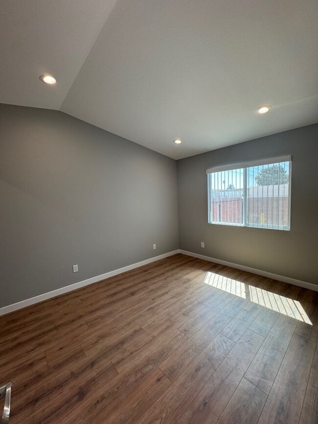 Building Photo - 1 Bedroom 1 Bathroom Detached ADU