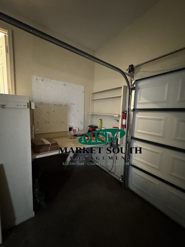 Building Photo - 212 Sugar Mill Dr