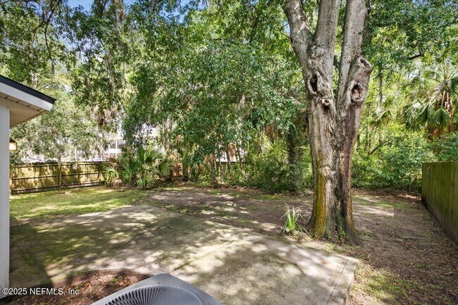 Building Photo - 8207 Highfield Ave