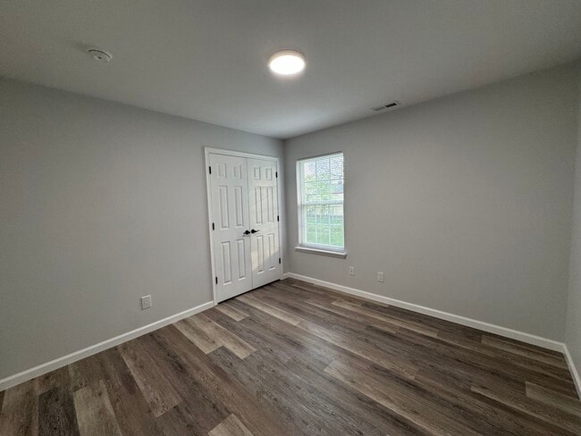 Building Photo - 357 Pine Ave