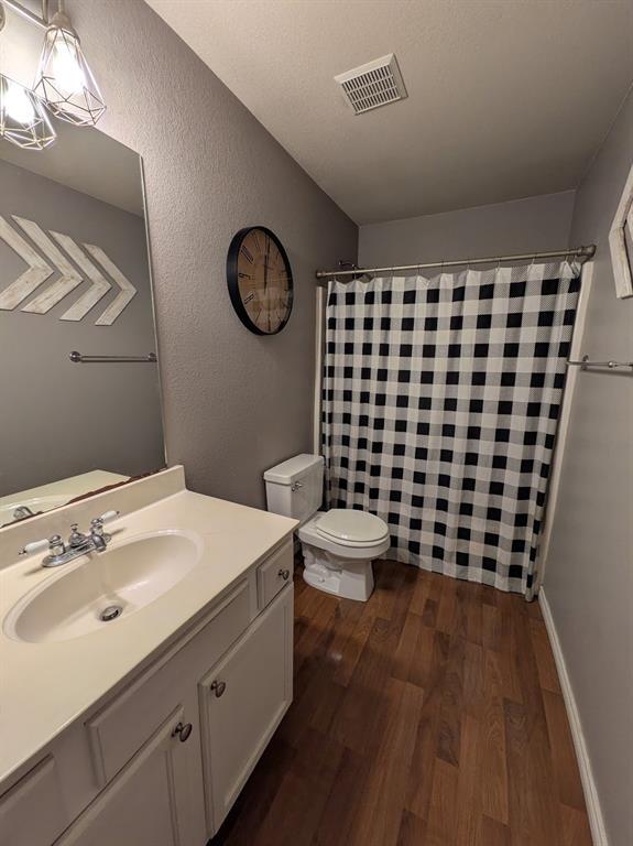 Building Photo - 1800 Twisted Oak Dr