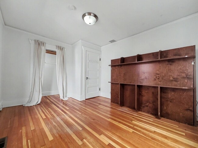 Building Photo - 6528 12th Ave NW