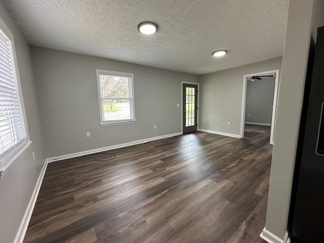 Building Photo - 631 Silkwood Ln