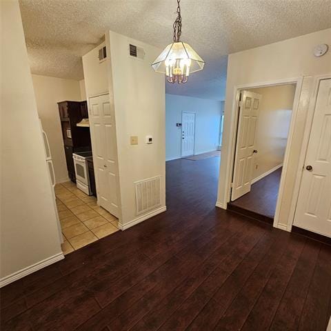 Building Photo - 9254 Forest Ln